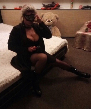 Страстная и чувственная брюнетка приглашает к себе на незабываемую встречу. Я знаю, чего хочешь ты, и готова предложить тебе это и даже больше. Позвони, и я окуну тебя в мир удовольствия! 12474, 28 лет