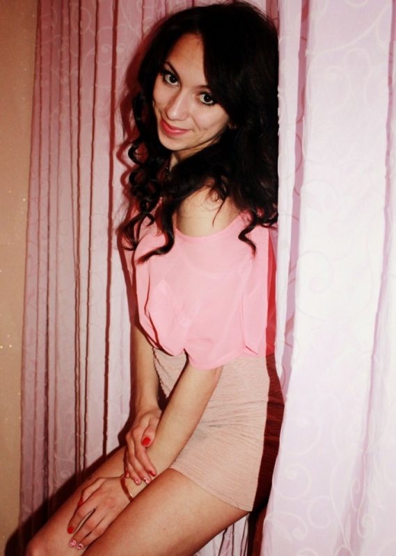 У меня есть все, чтобы удовлетворить каждое твое желание. 💋 Будь уверен, со мной ты получишь незабываемые моменты наслаждения и релаксации. 💦 Мои услуги включают классический секс, оральный секс, массаж и многое другое. 🌟 Для создания особой атмосферы приглашу вас в свою уютную квартиру в центре Москвы. 🏙️ Обожаю быть нежной и страстной, поэтому каждая минута со мной будет запоминающейся. 🌹 Отзывы моих довольных клиентов говорят о моих умениях и профессионализме. Позволь себе окунуться в мир наслаждения вместе со мной. 💕 Жду встречи с тобой! 21240, 22 года